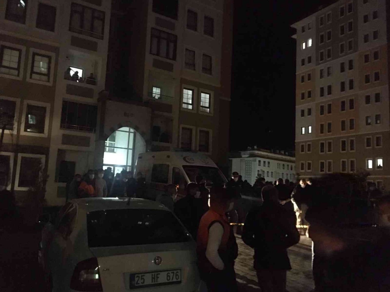 Hareketsiz kalıncaya kadar yaşlı kadının boğazını kesmiş