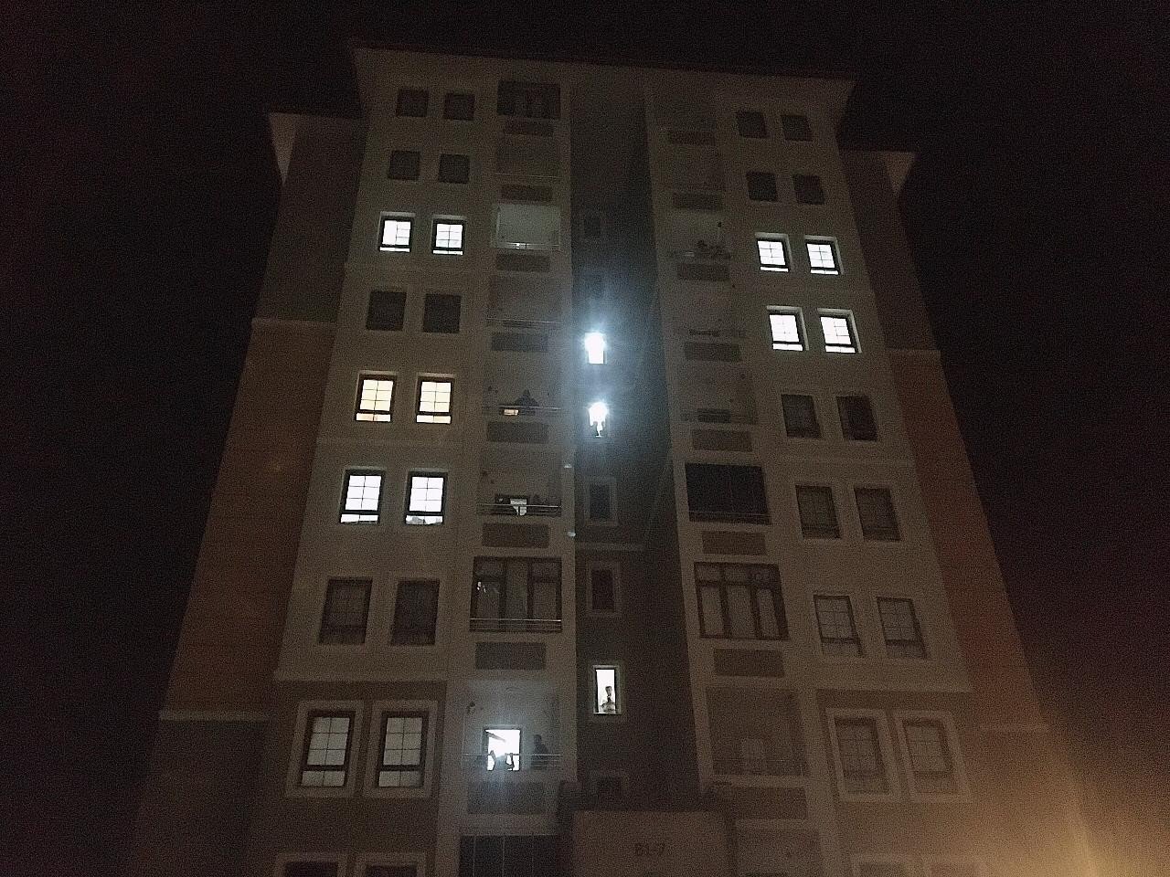 Hareketsiz kalıncaya kadar yaşlı kadının boğazını kesmiş