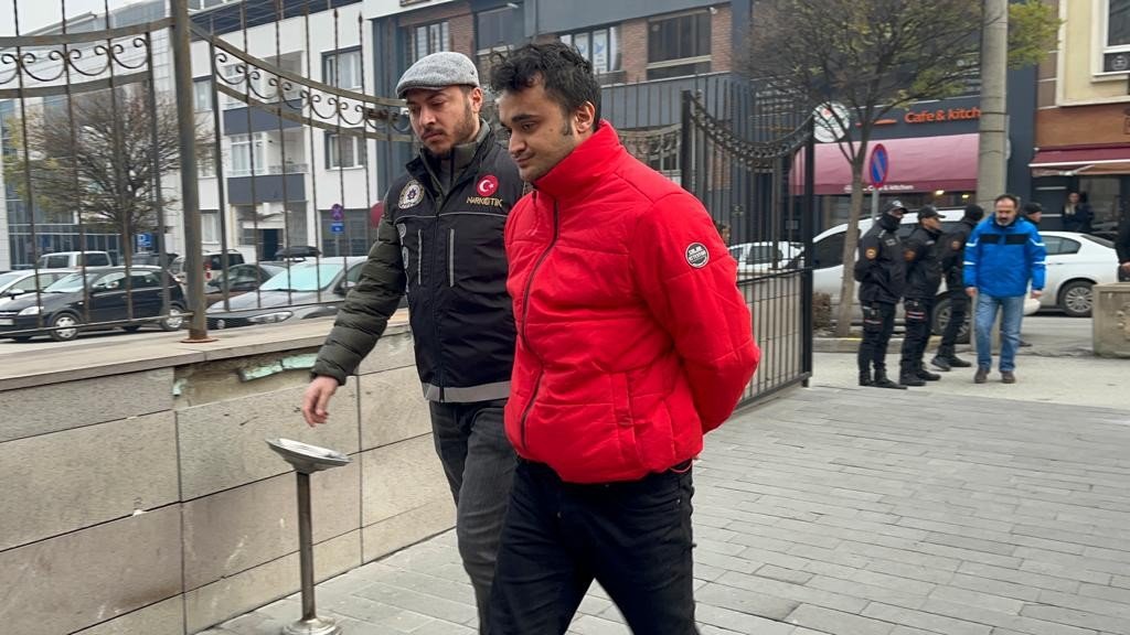 Uyuşturucu madde operasyonunda yakalanan 8 şüpheli adliyeye sevk edildi