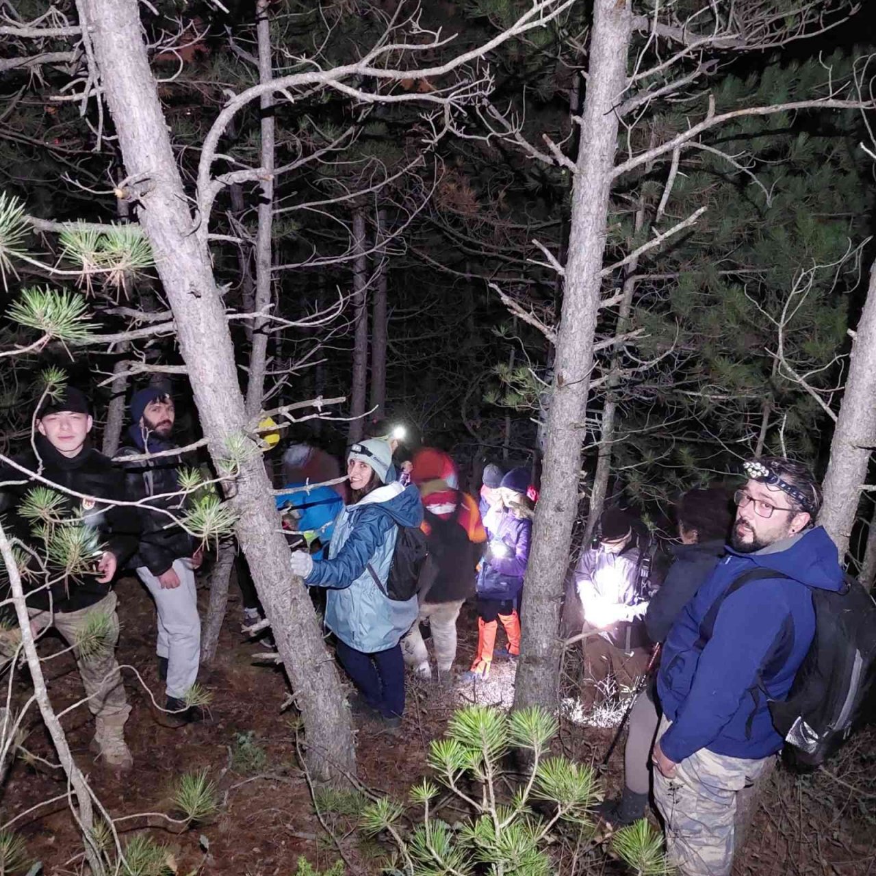 Doğa tutkunları 2022’yi 10 kilometrelik gece yürüyüşüyle noktaladı