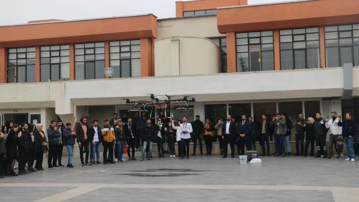 Doğu Anadolu’da tarım alanlarının yüzde 70’i dronlarla ilaçlanıyor
