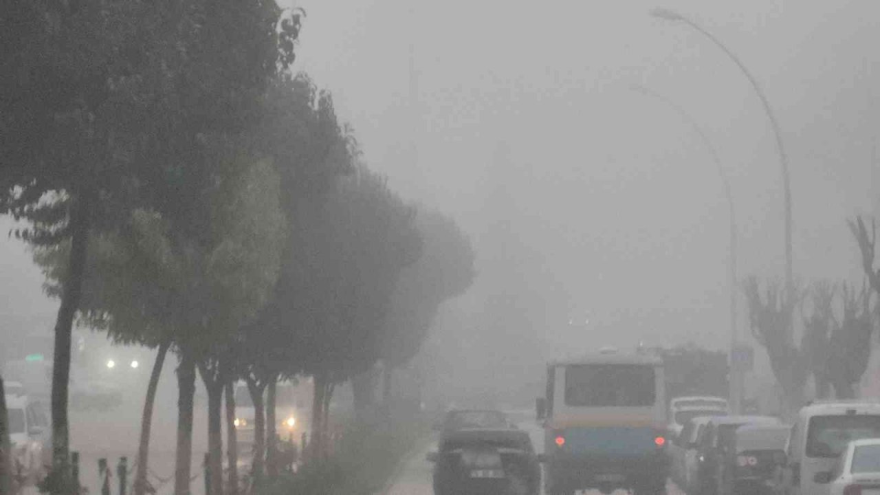 Karabük’te yoğun sis görüş mesafesini kısalttı
