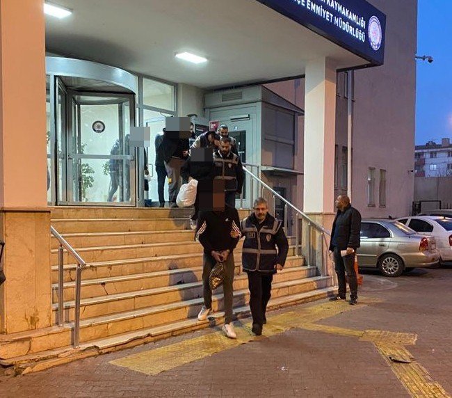 Aranan şahıslara operasyon: 22 gözaltı