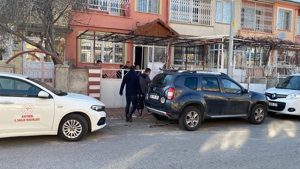 76 yaşındaki kadın evinde ölü bulundu