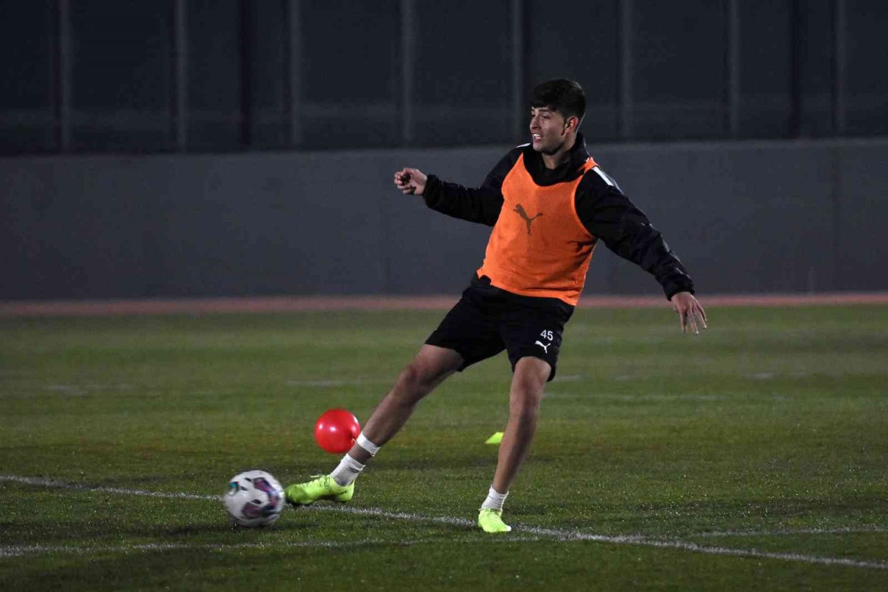 Manisa FK’da ikinci yarı hazırlıkları başladı