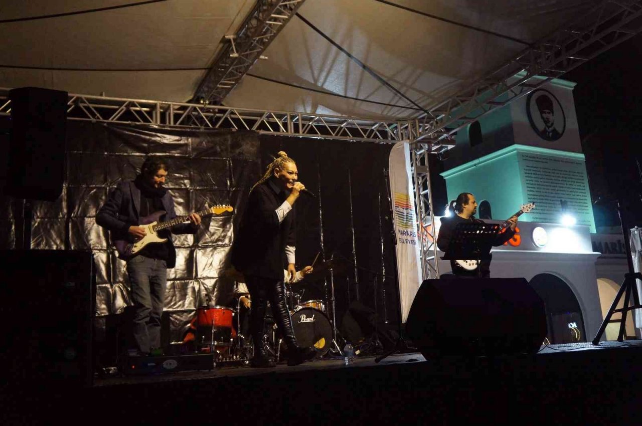 Marmaris yeni yılı coşkuyla karşılıyor