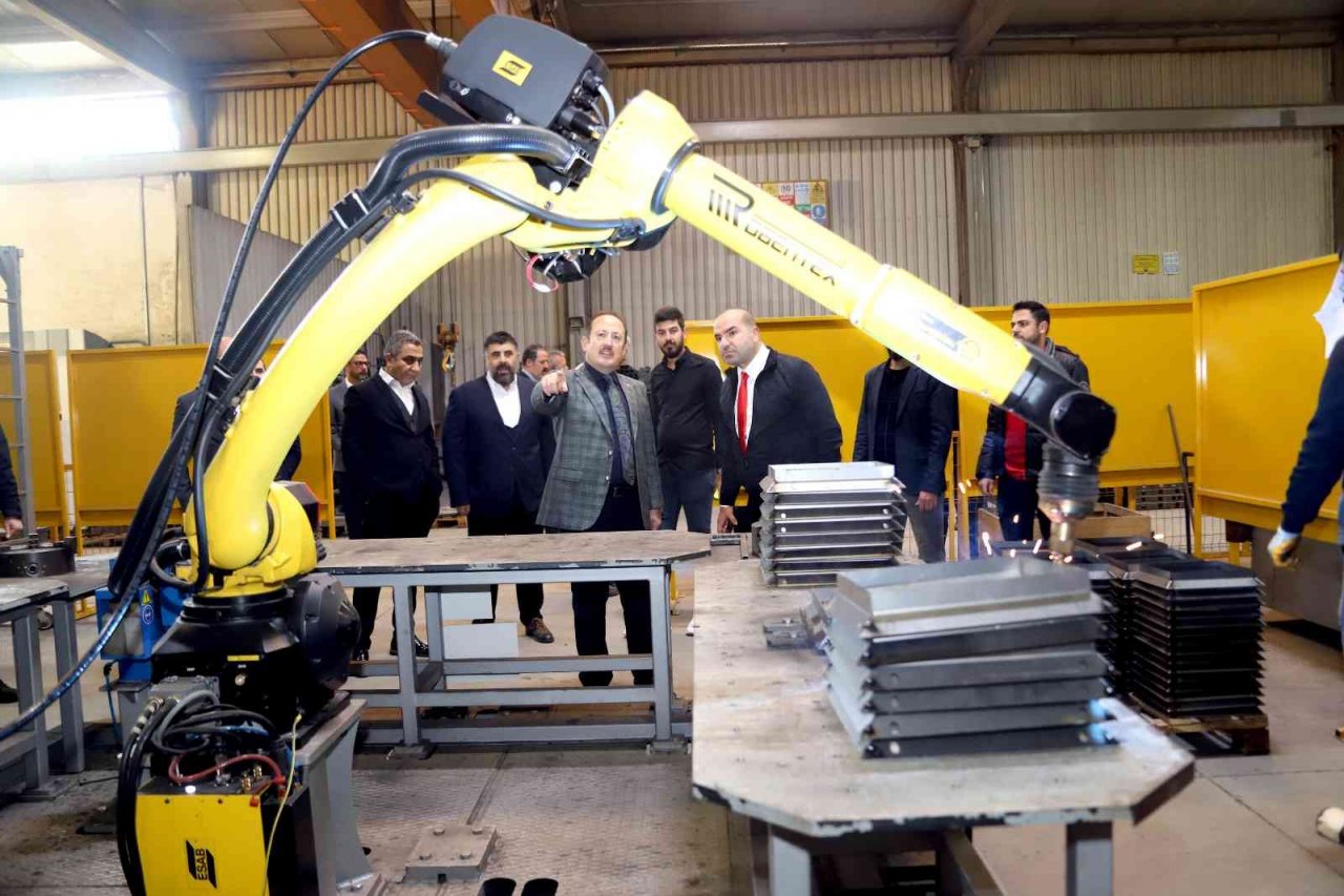 Vali Pehlivan OSB’de incelemelerde bulundu