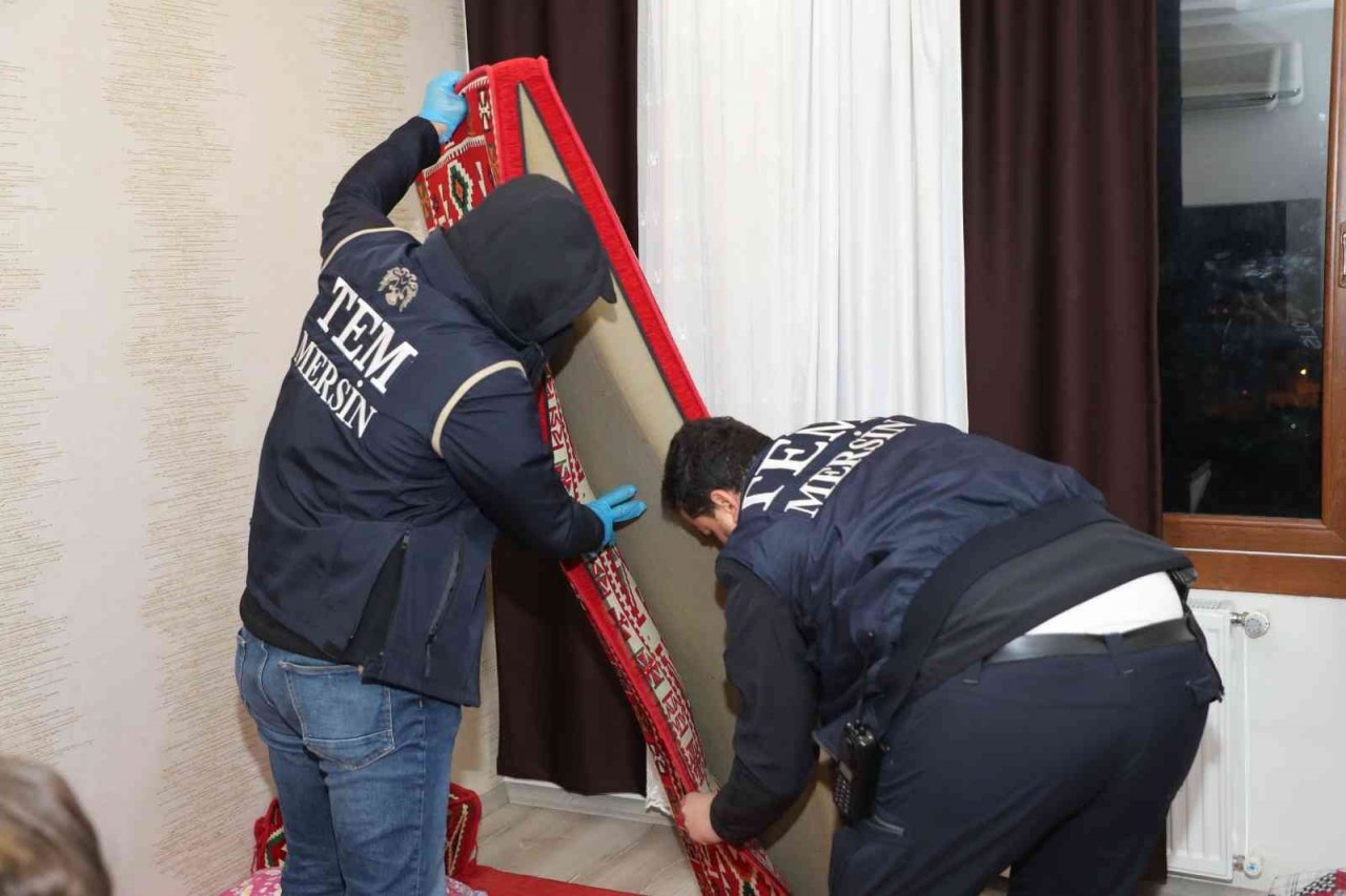 Mersin’de DEAŞ’a şafak operasyonu: Biri Fransız 9 gözaltı