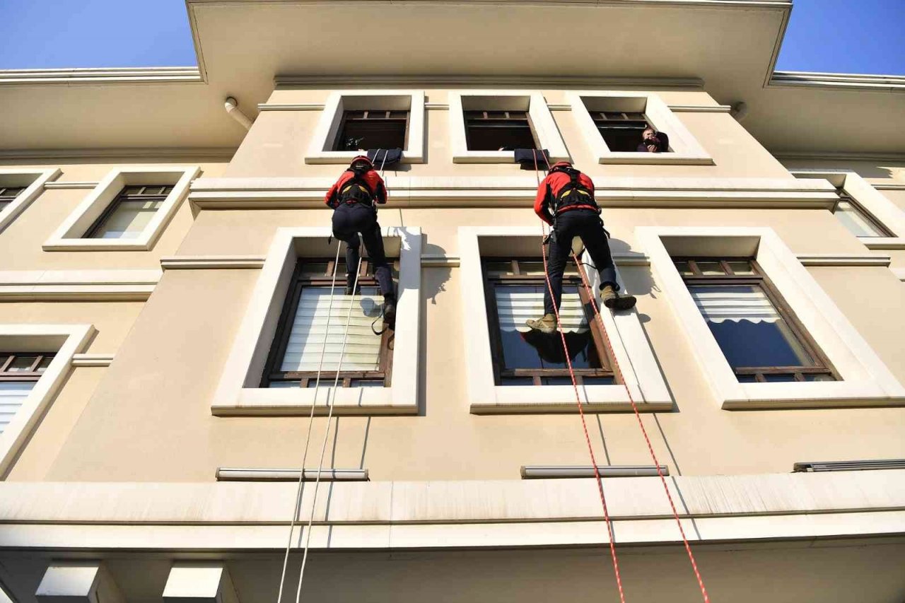 Osmangazi’den nefes kesen deprem tatbikatı