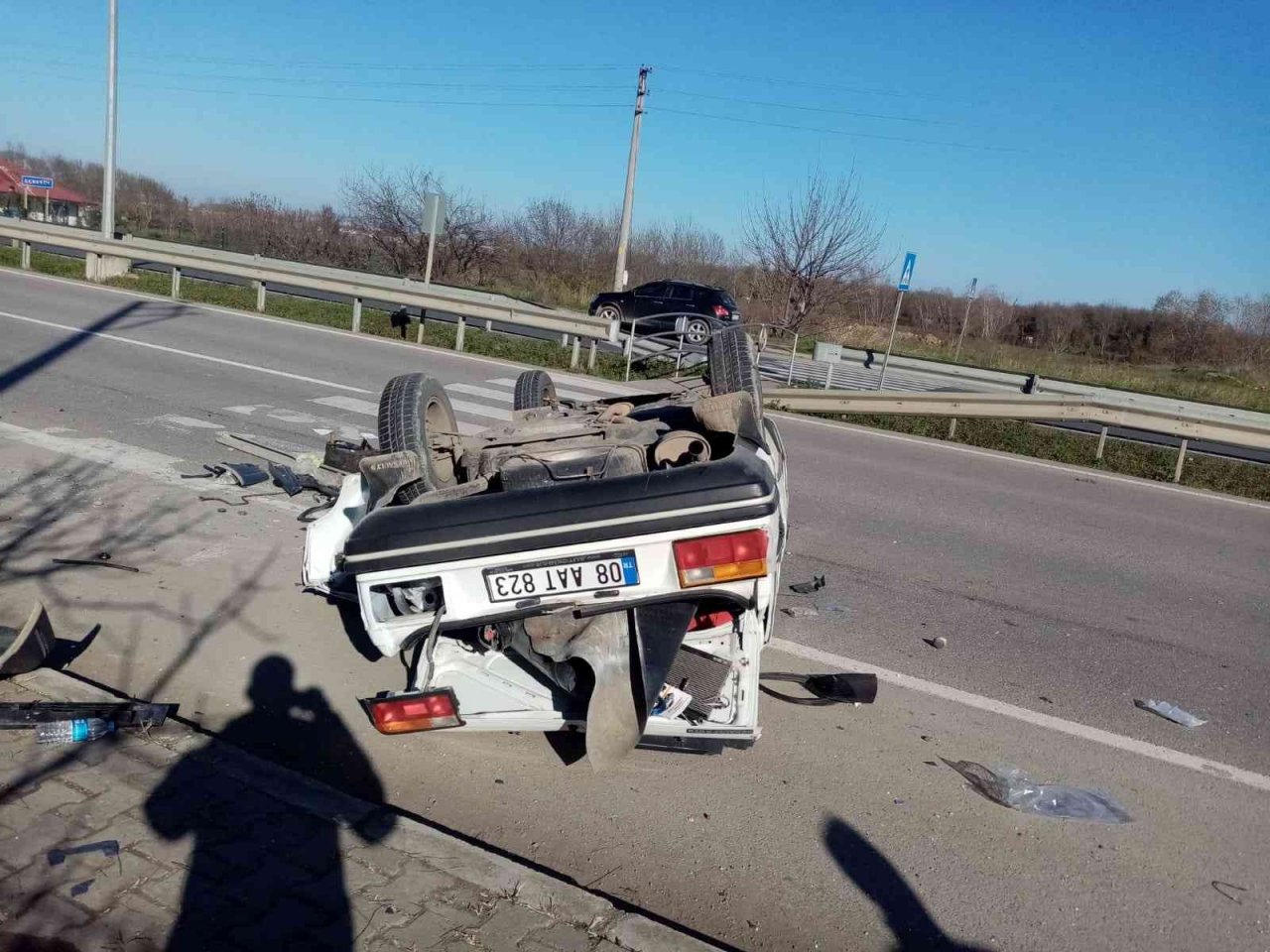 Otomobil takla attı: 2 yaralı