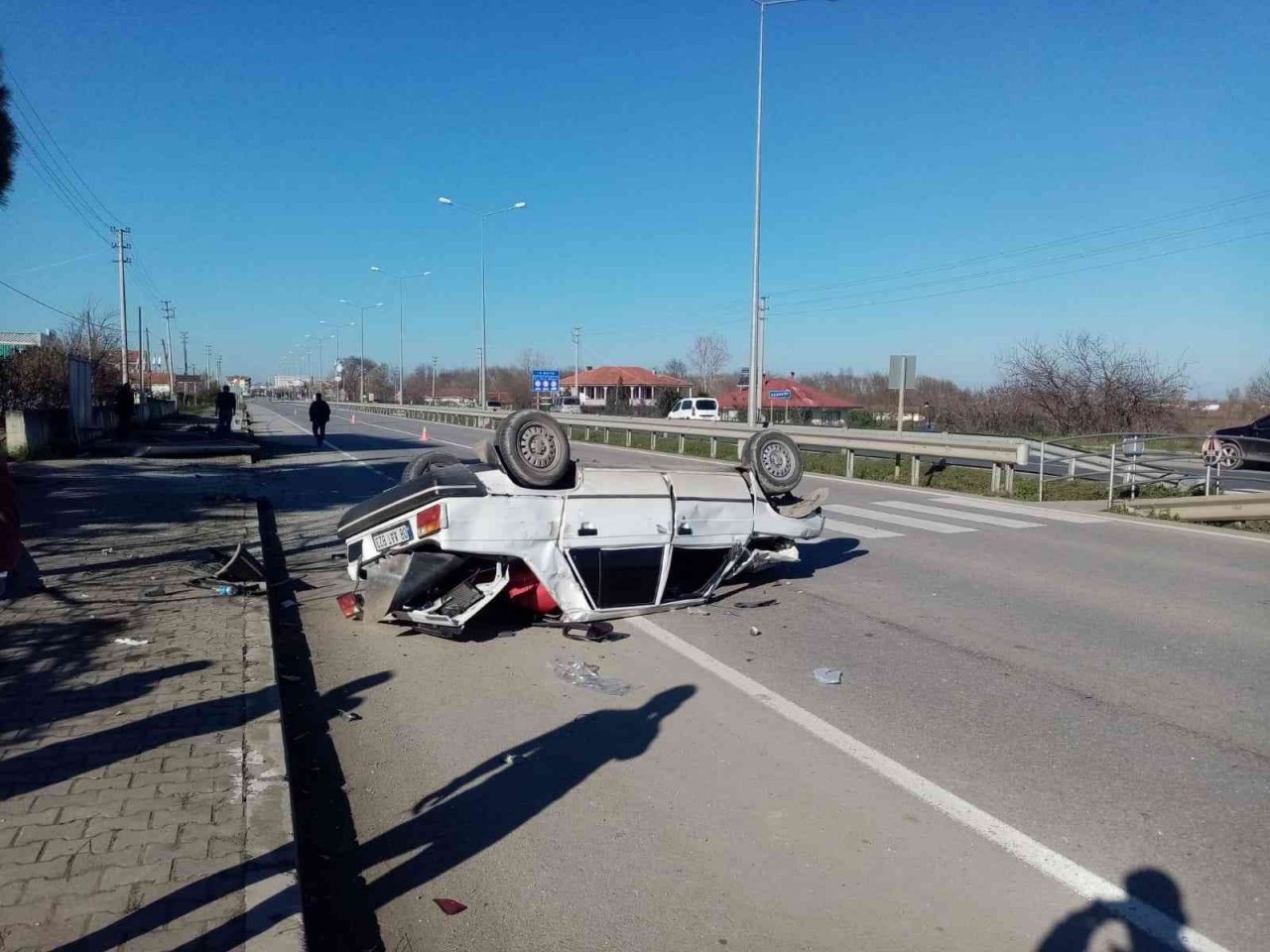 Otomobil takla attı: 2 yaralı