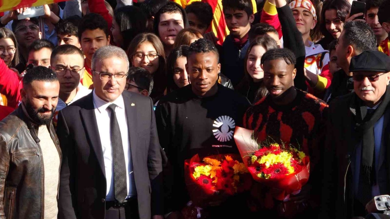 Stadyuma değil, okula geldiler