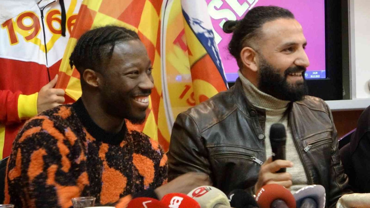 Stadyuma değil, okula geldiler