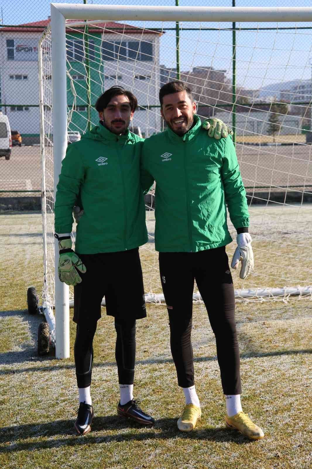 Sivas Belediyespor’un yeni teknik direktörü Hayrettin Yerlikaya ilk idmanına çıktı