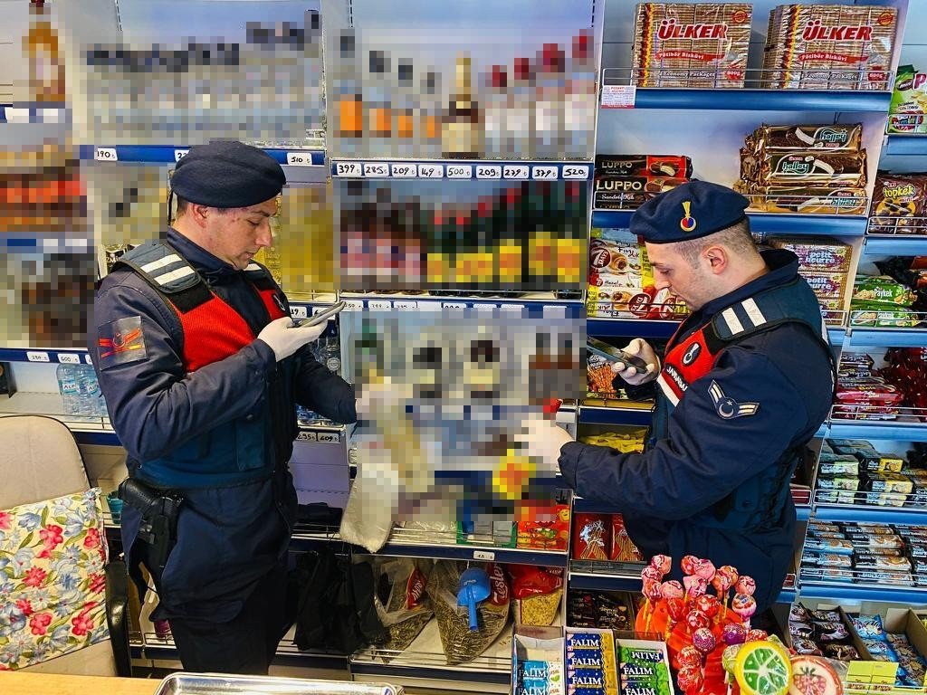 Adana’da bin 71 litre sahte ve kaçak alkol ele geçirildi