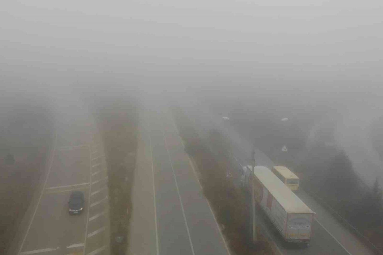 43 ilin geçiş güzergahında yoğun sis: Görüş mesafesi 50 metreye düştü