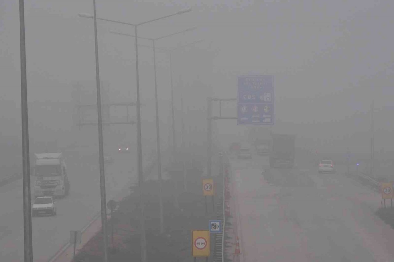 43 ilin geçiş güzergahında yoğun sis: Görüş mesafesi 50 metreye düştü