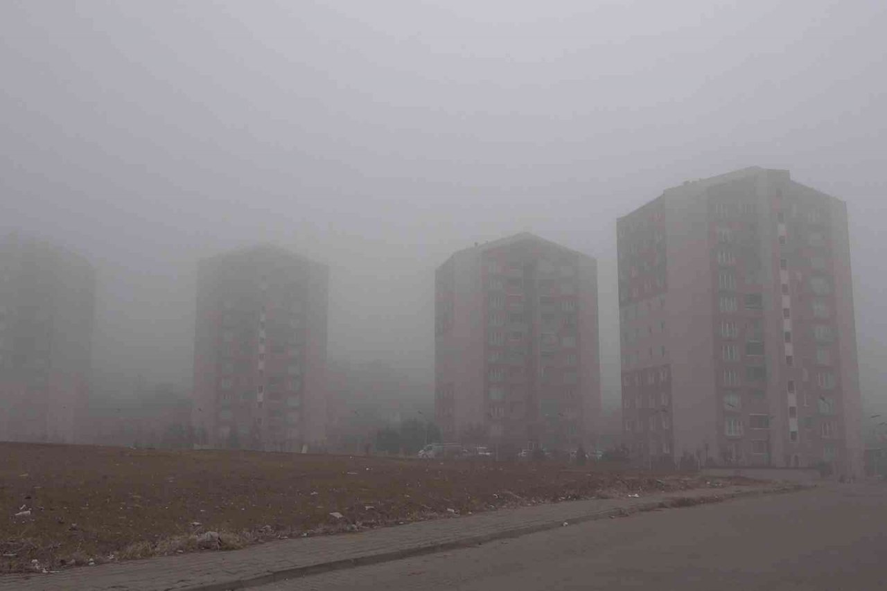 43 ilin geçiş güzergahında yoğun sis: Görüş mesafesi 50 metreye düştü