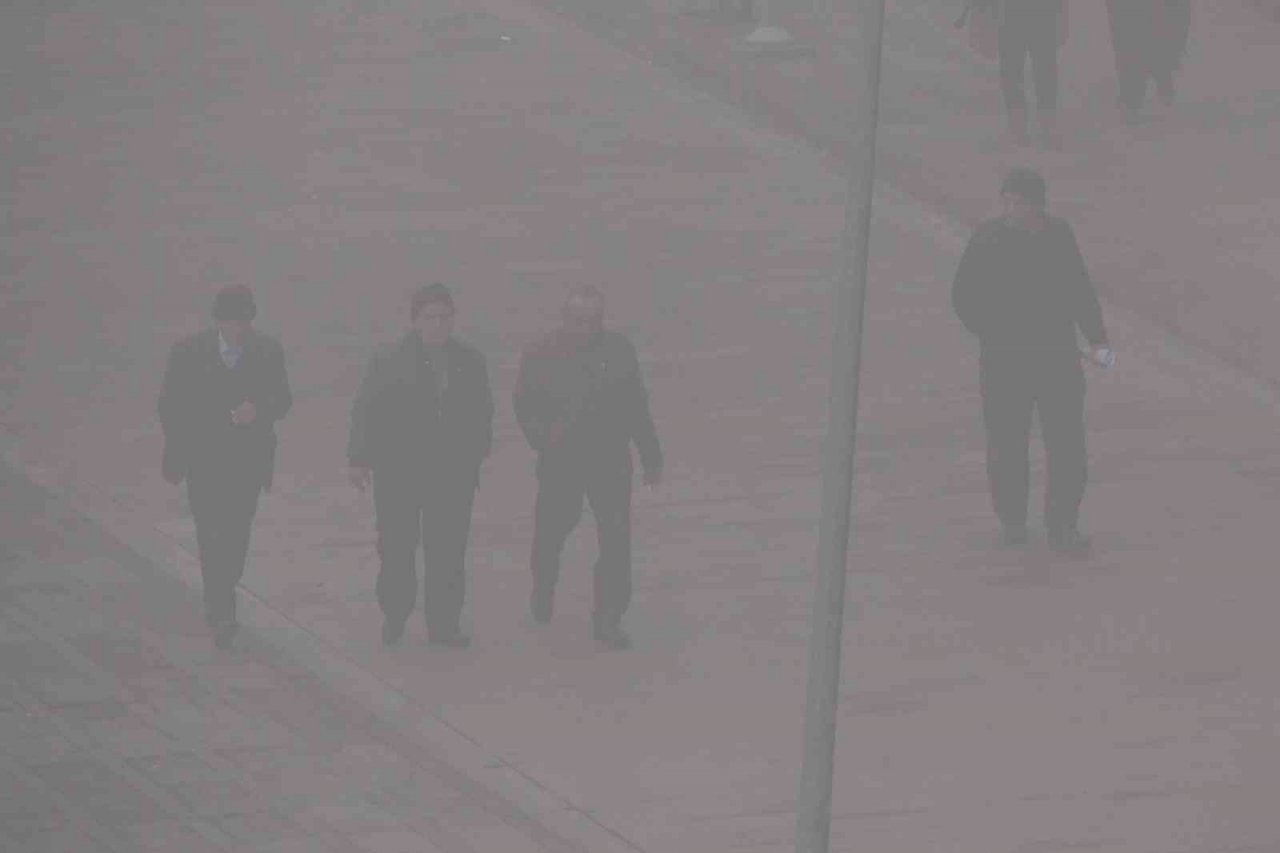 43 ilin geçiş güzergahında yoğun sis: Görüş mesafesi 50 metreye düştü