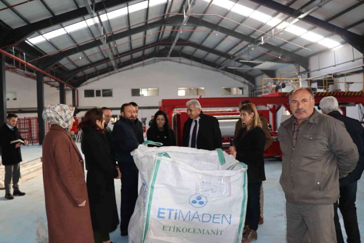 Oltu çuval fabrikasında 350 kişi iş başı yaptı