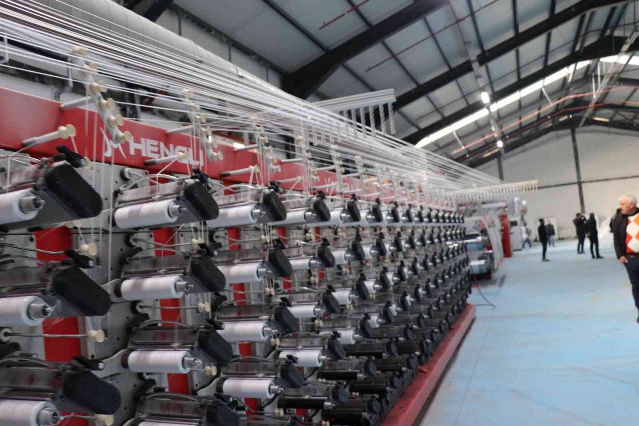 Oltu çuval fabrikasında 350 kişi iş başı yaptı