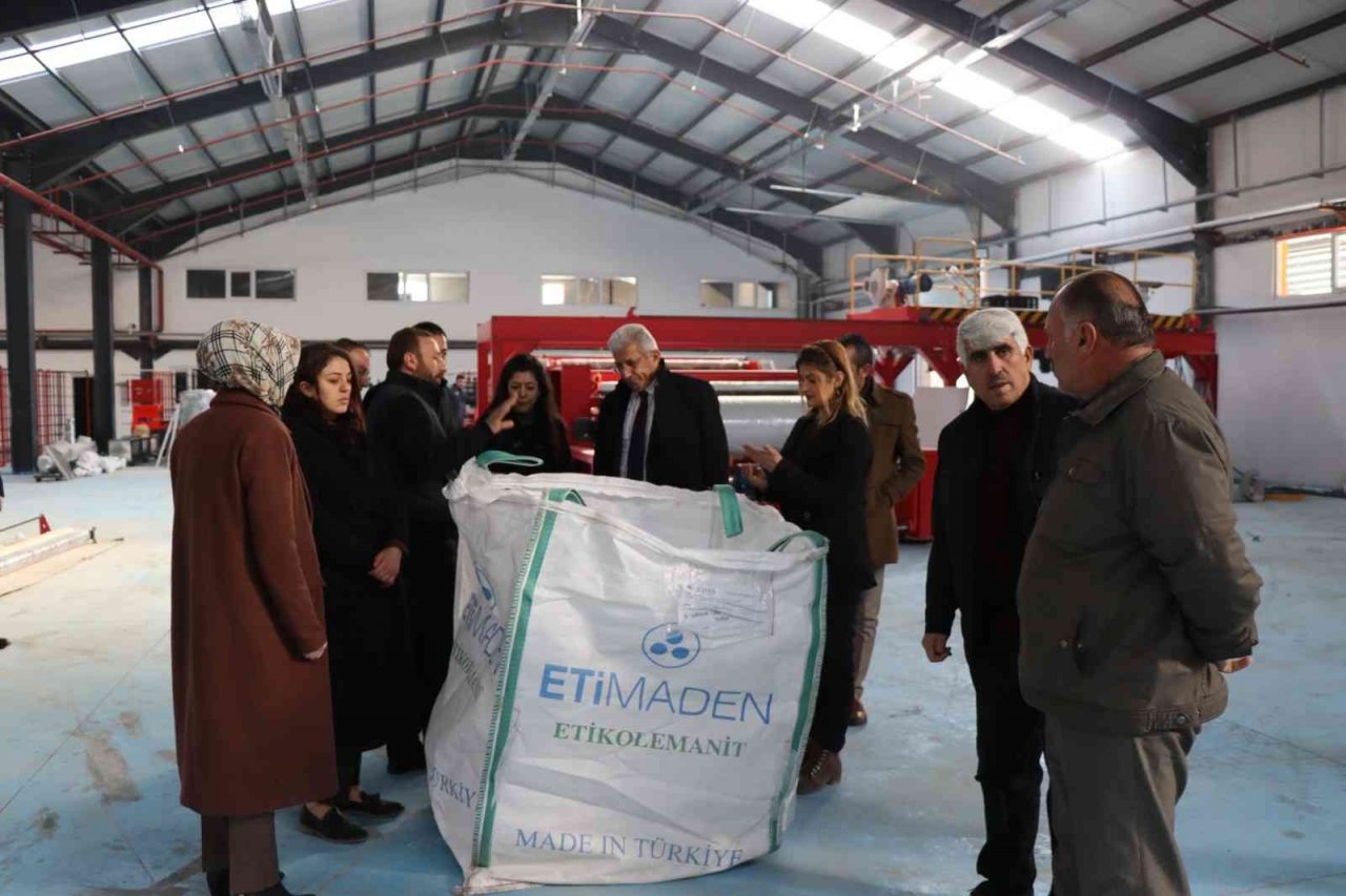 Oltu çuval fabrikasında 350 kişi iş başı yaptı