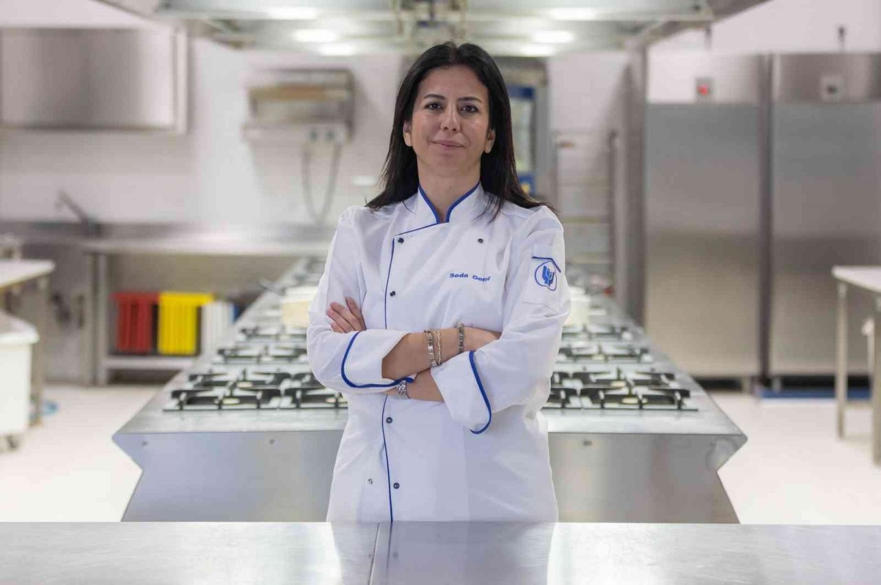 "Yılbaşı menüsünü hazırlarken yiyecekleri buharda, ızgarada veya fırında pişirin"