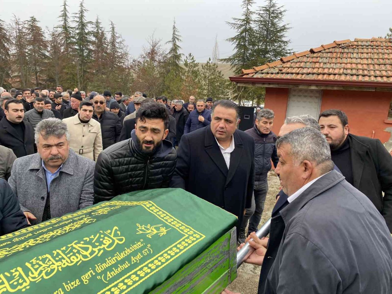 AK Parti Çorum İl Genel Meclis Üyesi Süleyman Ateş, son yolculuğuna uğurlandı