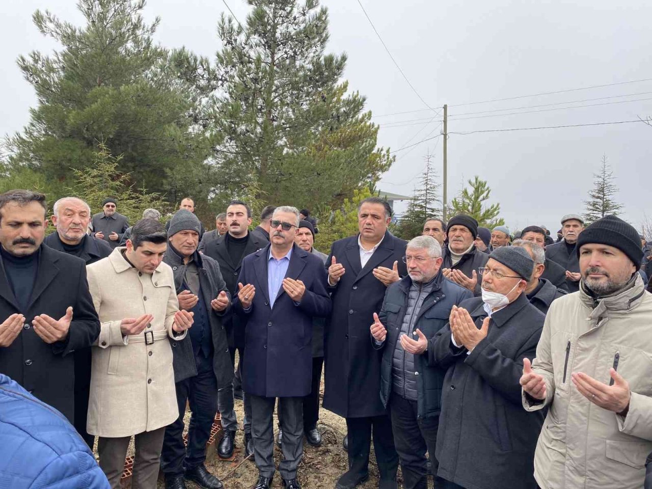 AK Parti Çorum İl Genel Meclis Üyesi Süleyman Ateş, son yolculuğuna uğurlandı