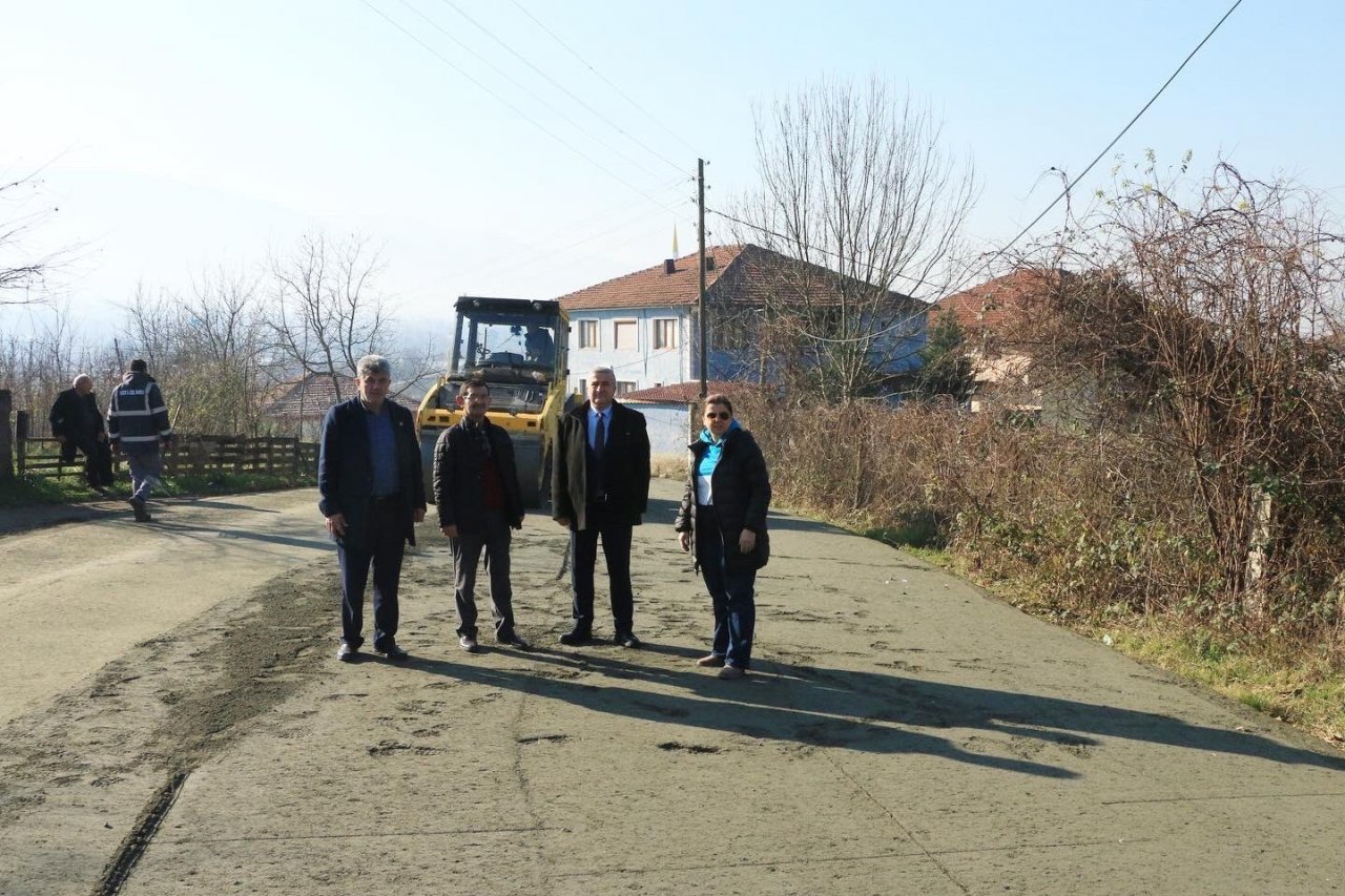 Üçköprü köyüne beton asfalt atıldı