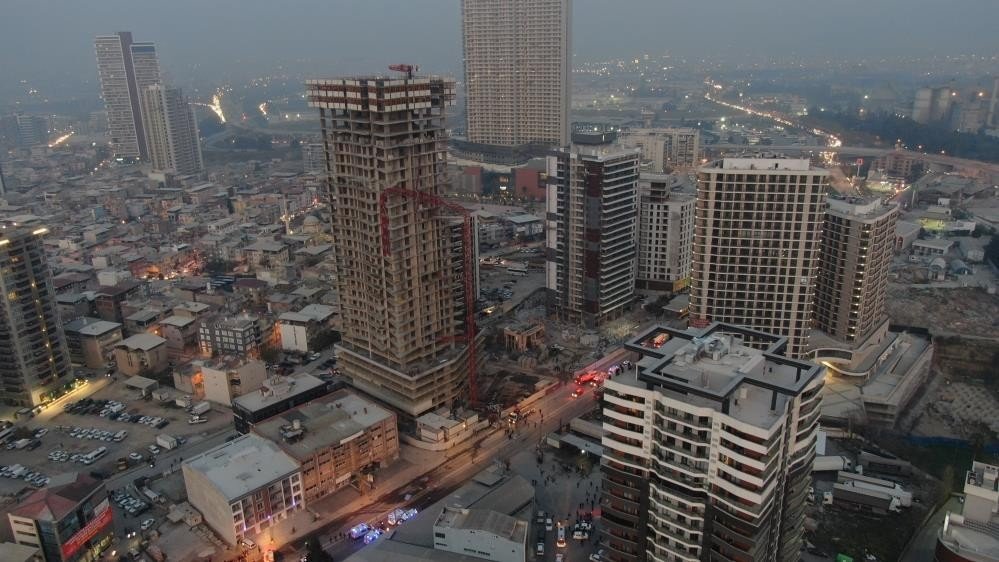 İzmir’deki vinç faciasında 4 tutuklama