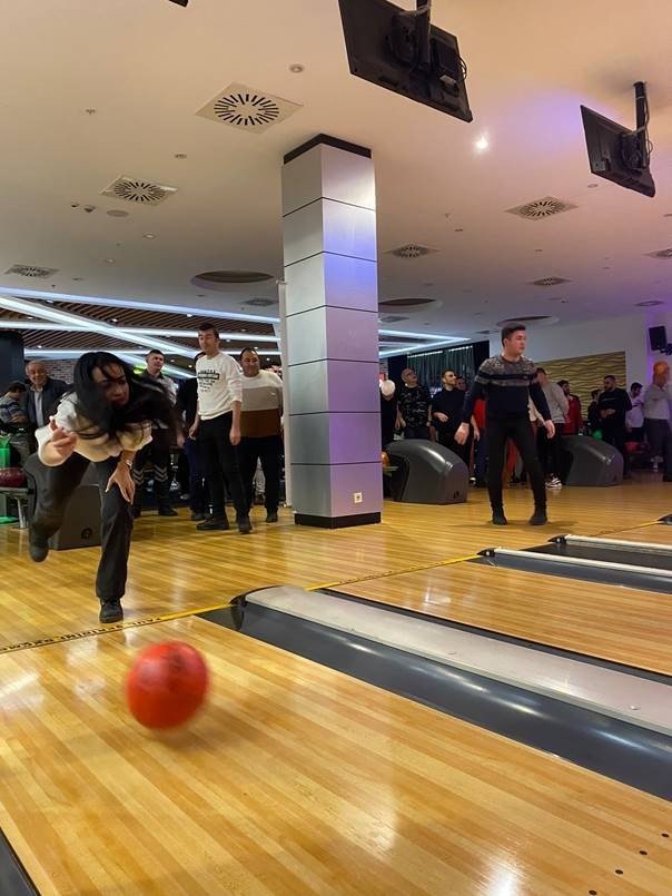 HasTavuk personeli bowlingte eğendi