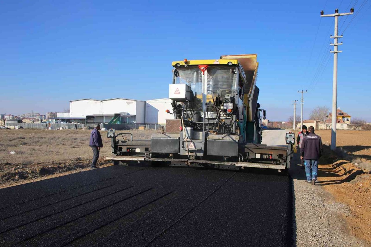 Karaman Belediyesi’nde asfalt ve kaldırım çalışmaları