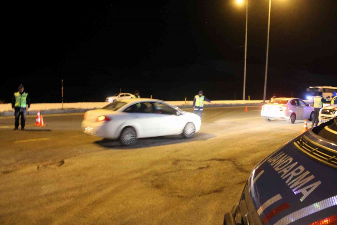 Erciyes Kayak Merkezi’nde yılbaşı denetimi