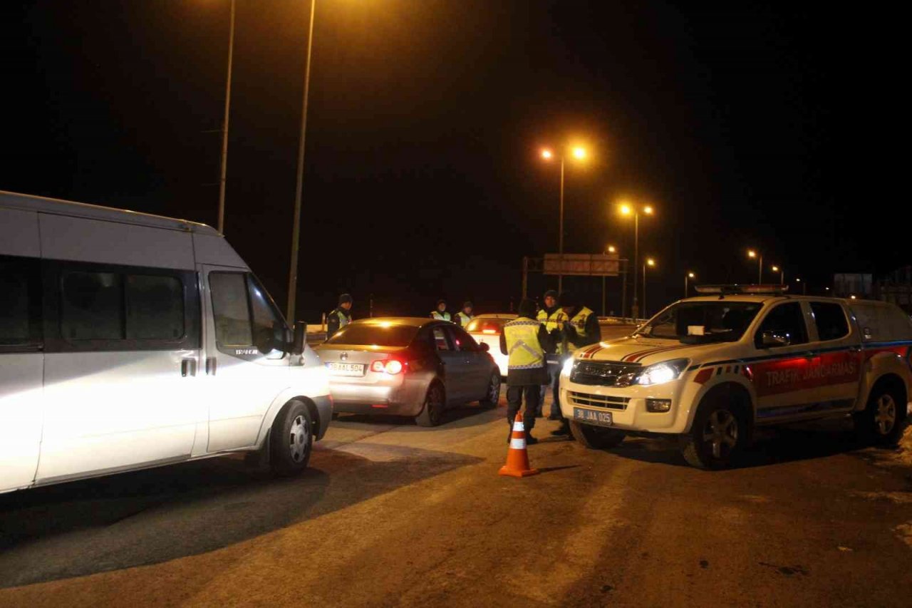 Erciyes Kayak Merkezi’nde yılbaşı denetimi