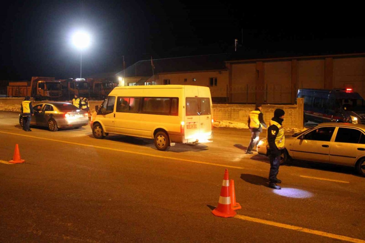 Erciyes Kayak Merkezi’nde yılbaşı denetimi