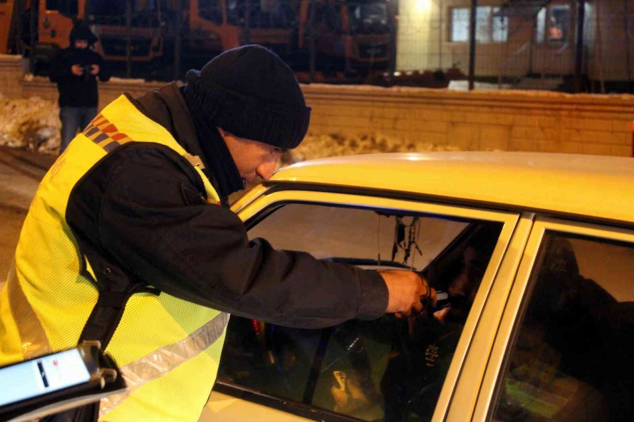 Erciyes Kayak Merkezi’nde yılbaşı denetimi