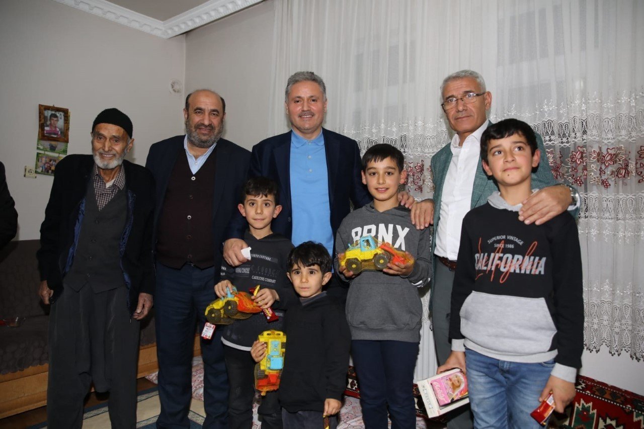 Başkan Güder ve Milletvekili Çakır Alişar Mahalle sakinlerini dinledi