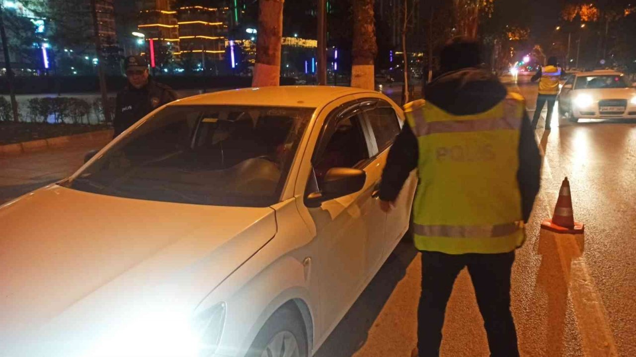 Malatya’da polis ekipleri yılbaşı denetiminde