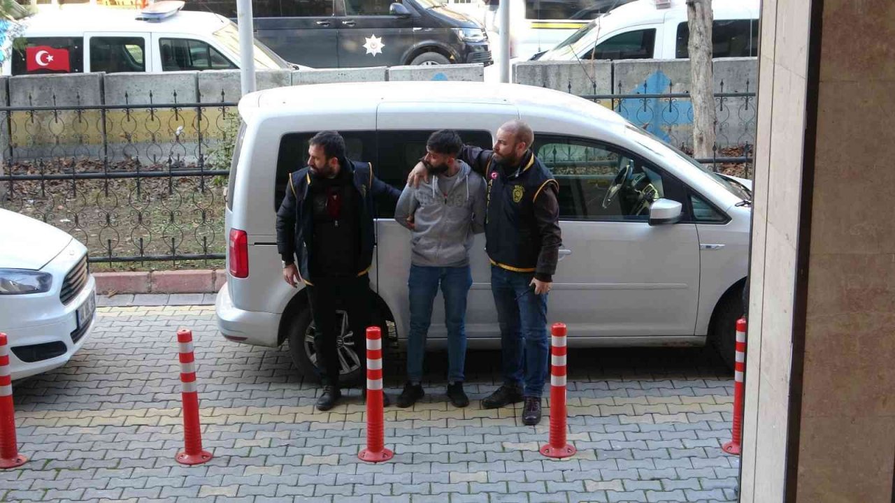 Malatya’da 2 kişiyi öldüren zanlı adliye sevk edildi
