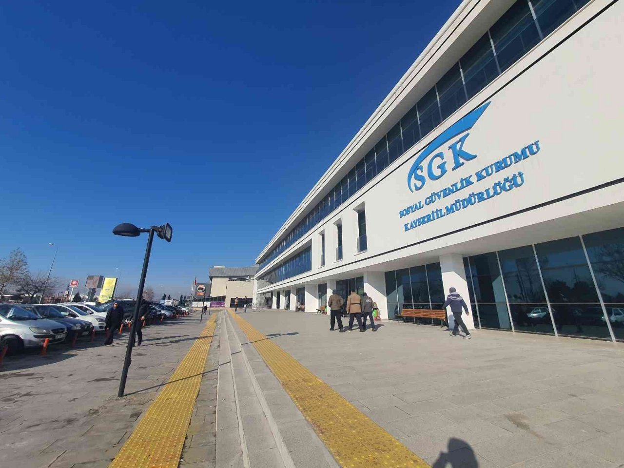 SGK’da hafta sonu "EYT" mesaisi