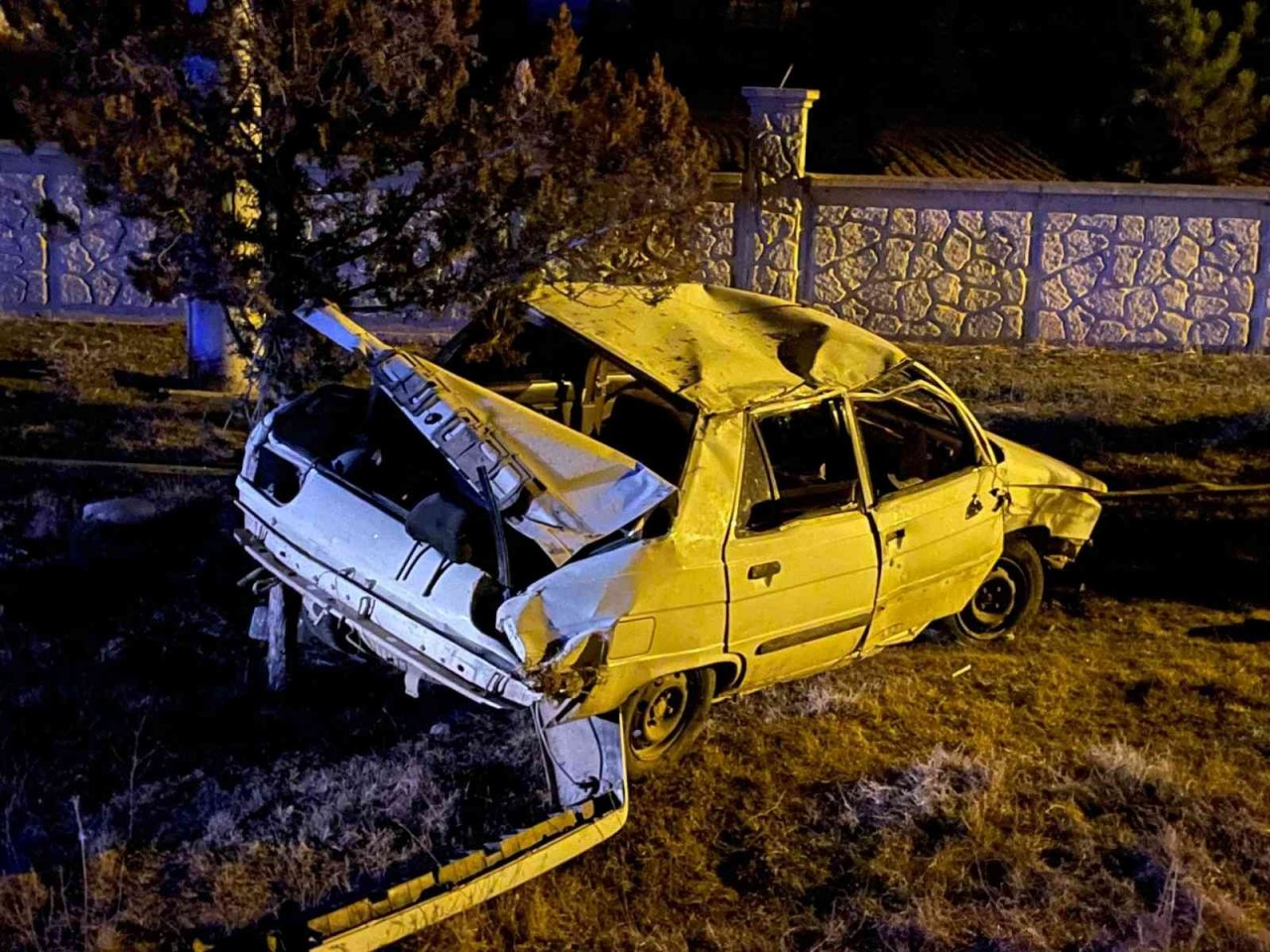 Yeni yılın ilk saatlerinden feci kaza, 1 ölü