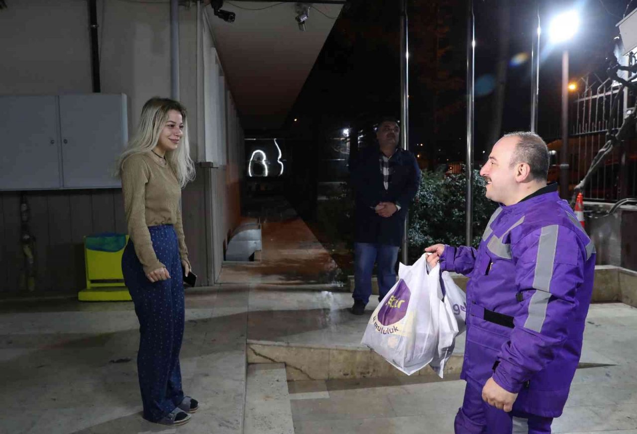 Bakan Varank’ın motosikletli yılbaşı mesaisi