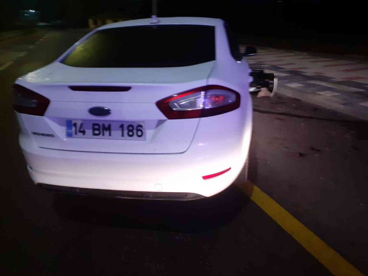 Alkollü sürücü bariyerlere çarptı