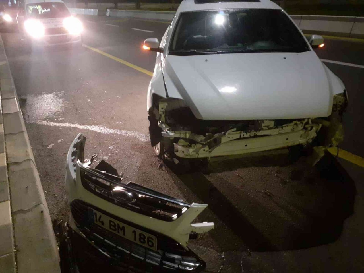 Alkollü sürücü bariyerlere çarptı