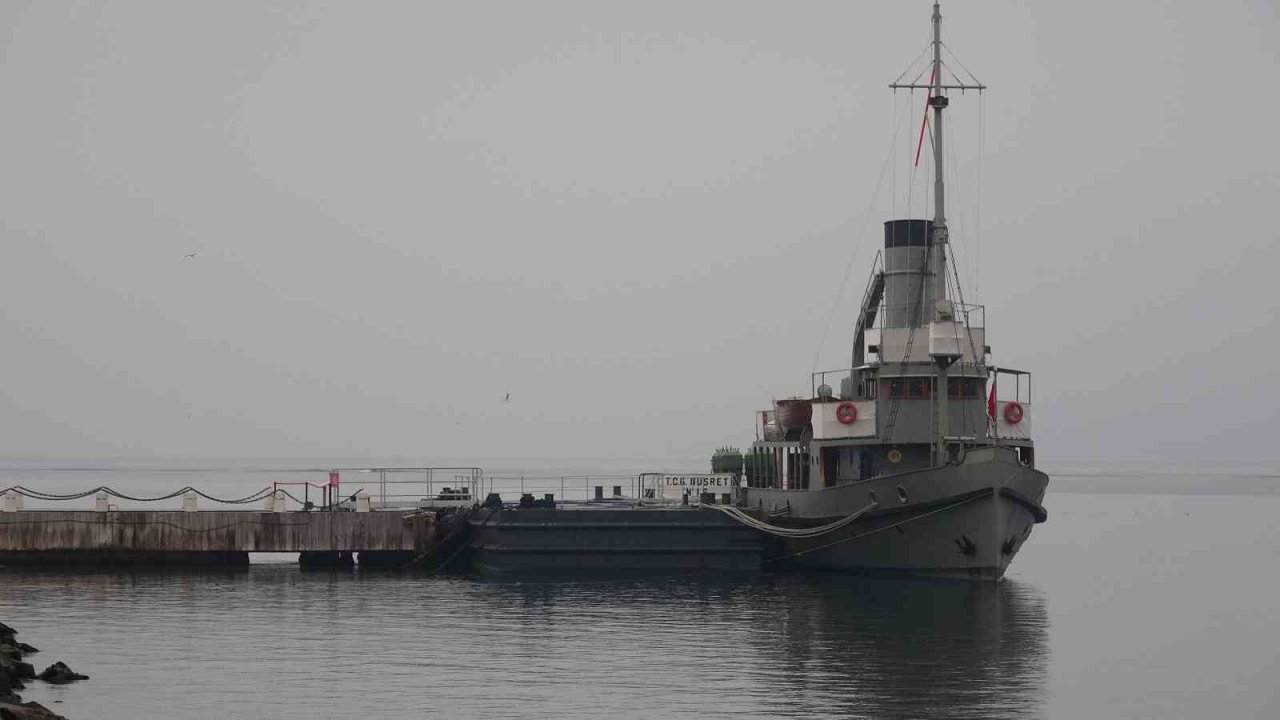 Sisin etkisini yitirmesiyle Çanakkale Boğazı transit gemi geçişlerine açıldı