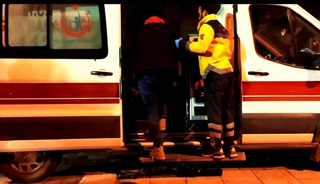 Kutlamanın dozunu kaçıran gençler birbirine girdi