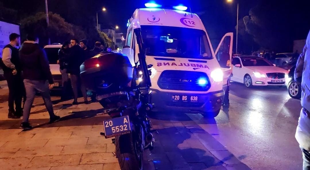 Kutlamanın dozunu kaçıran gençler birbirine girdi