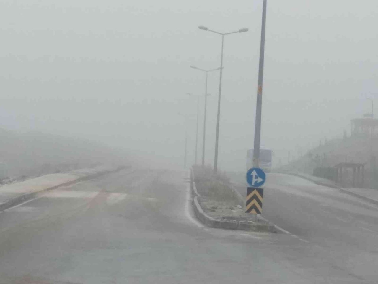 Elazığ’da sis etkili oldu