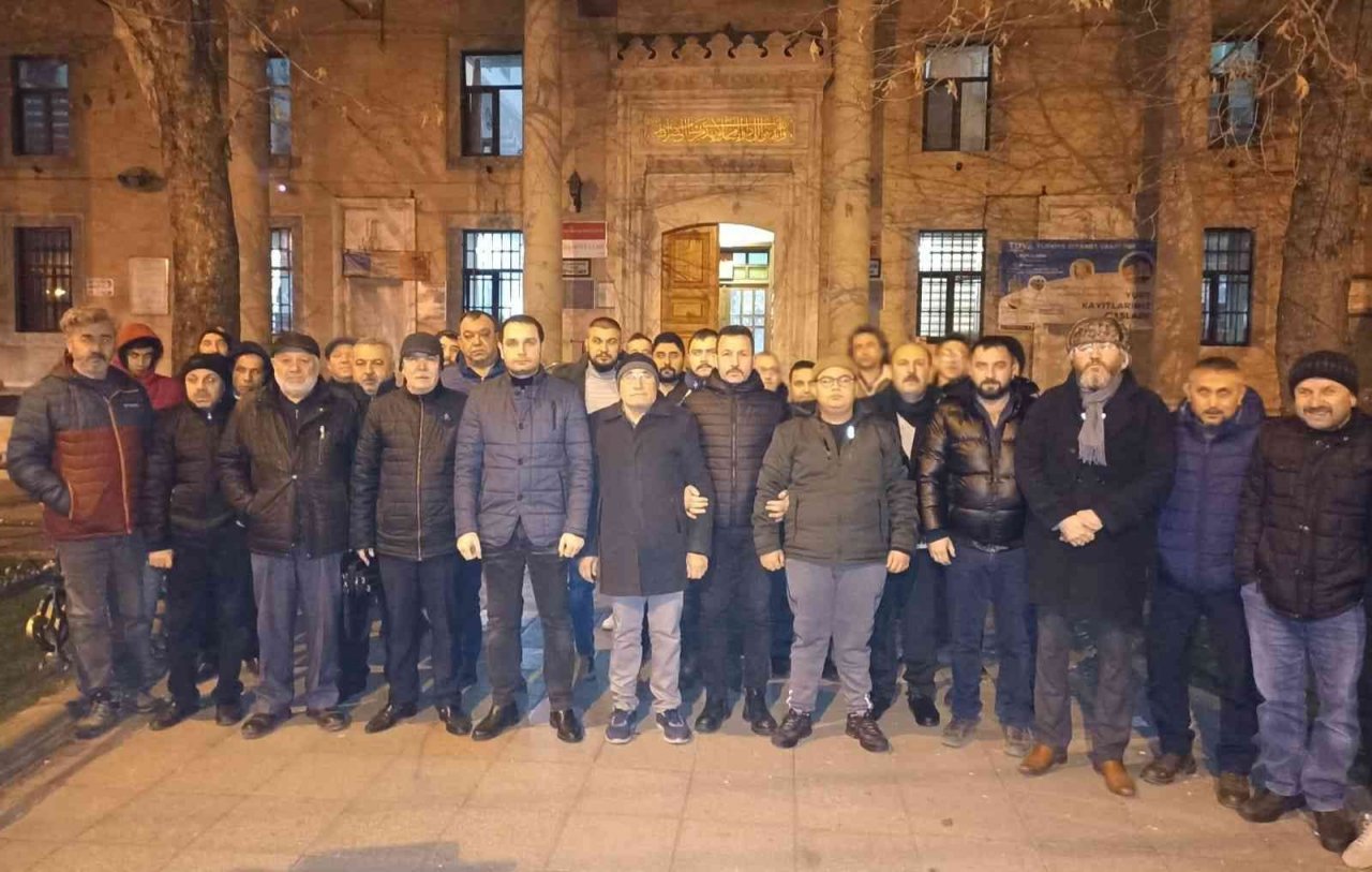 Ülkü Ocakları üyeleri yılın ilk sabah namazında buluştu